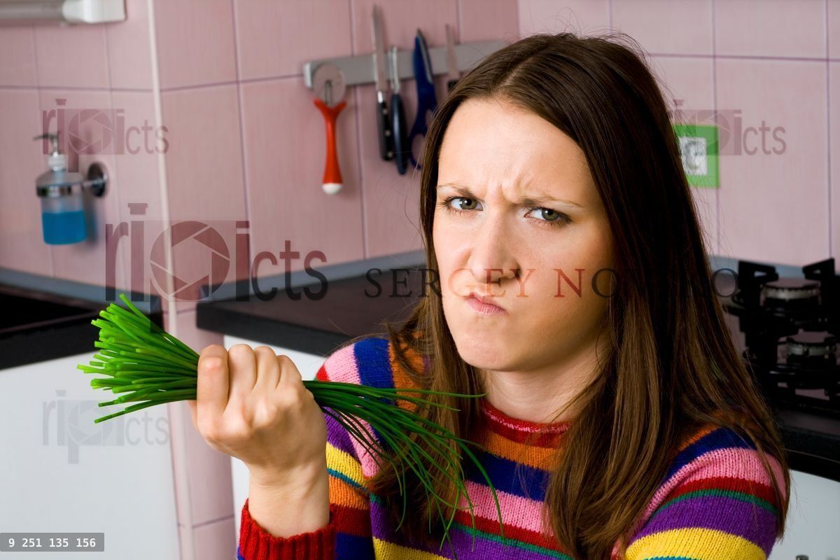 woman dislike vegetables