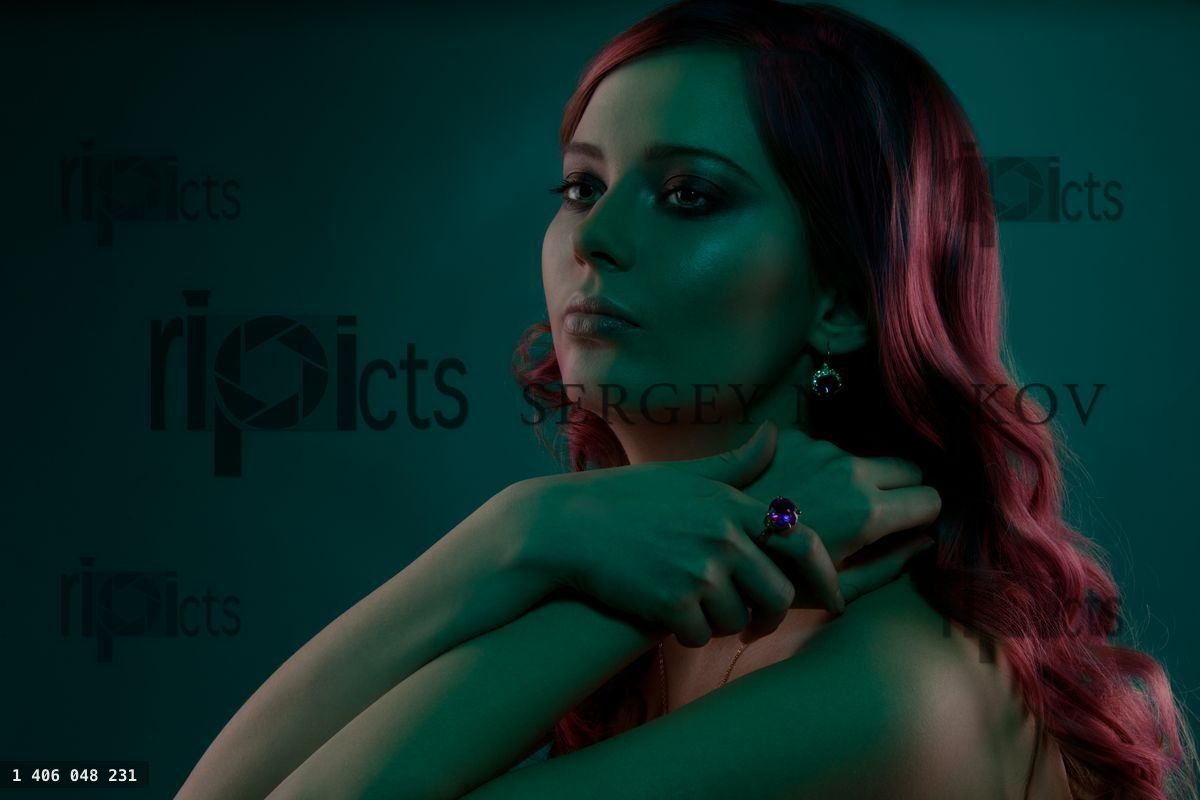 Beauty on dark green