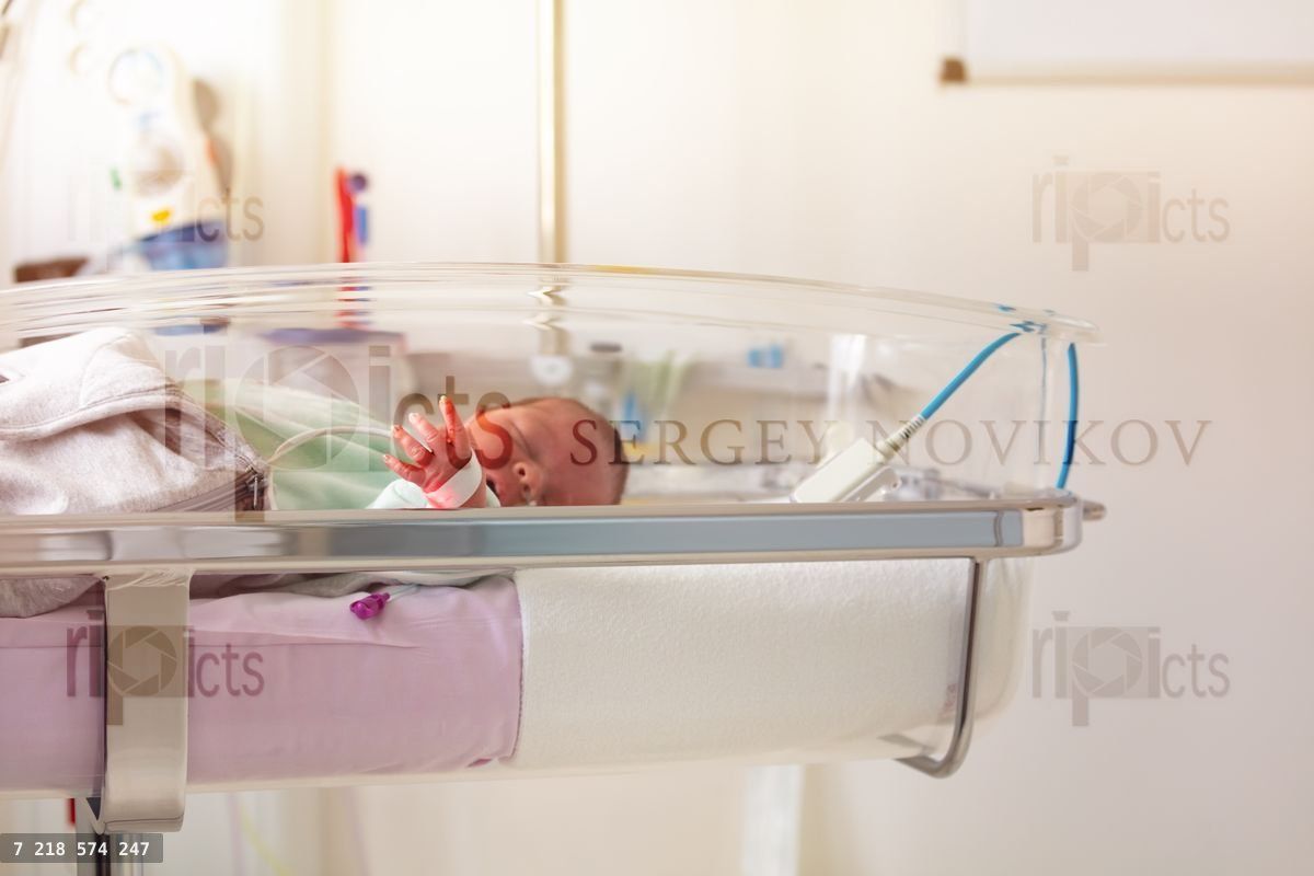 Hand and heart rate baby monitor in ICU