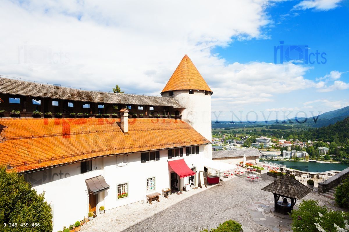 Bled wall and towers