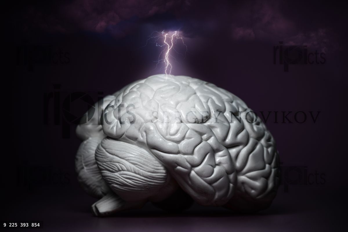 Brainstorm illustration, brain and a lighting strike