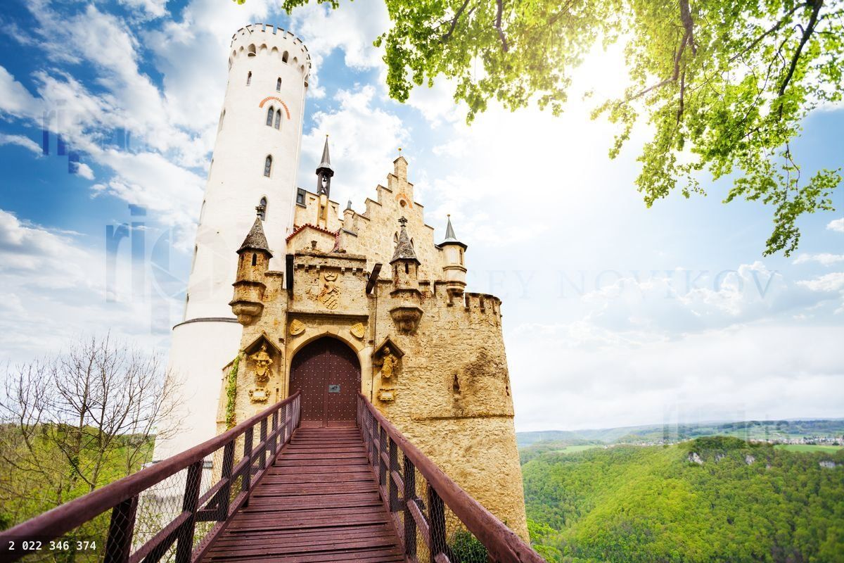 Gates and bridge of the Schloss Lichtenstein
