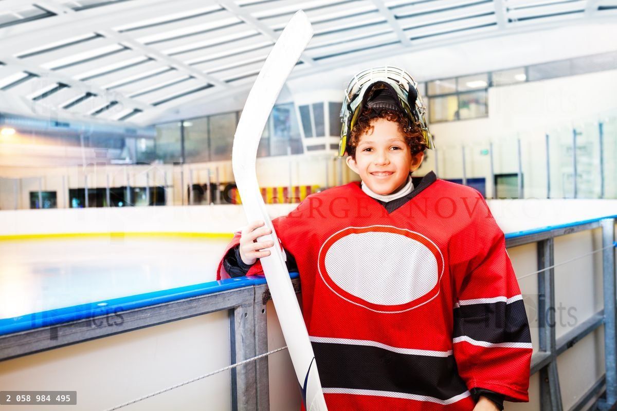 Young hockey player is ready to hit the ice